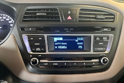 Oranssi Hyundai i20 5d 2015 kuva 15.
