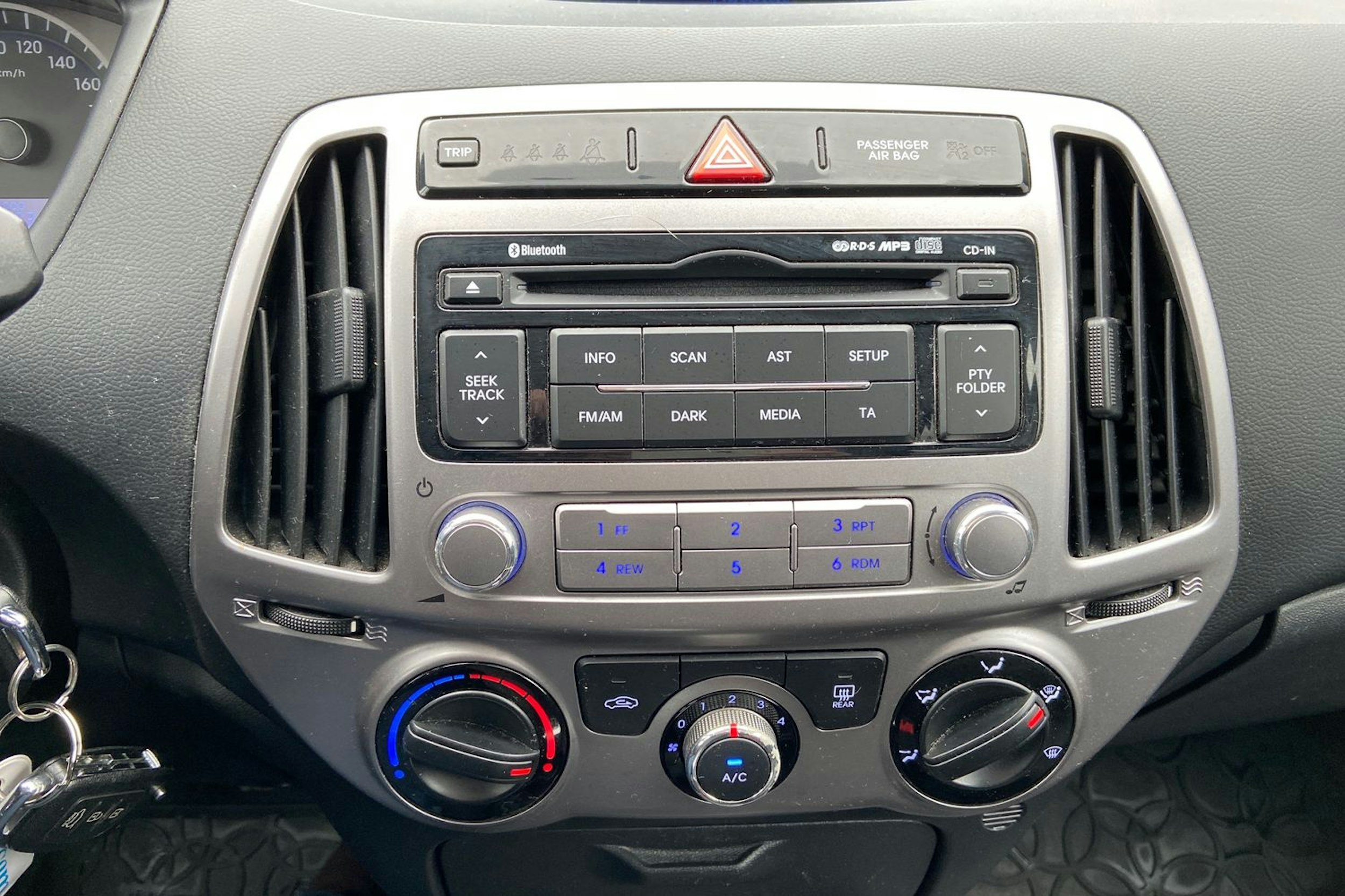 hopea Hyundai i20 5d 2015 kuva 16.