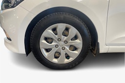 valkoinen Hyundai i20 5d 2016 kuva 11.