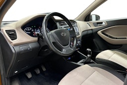 oranssi Hyundai i20 5d 2016 kuva 7.