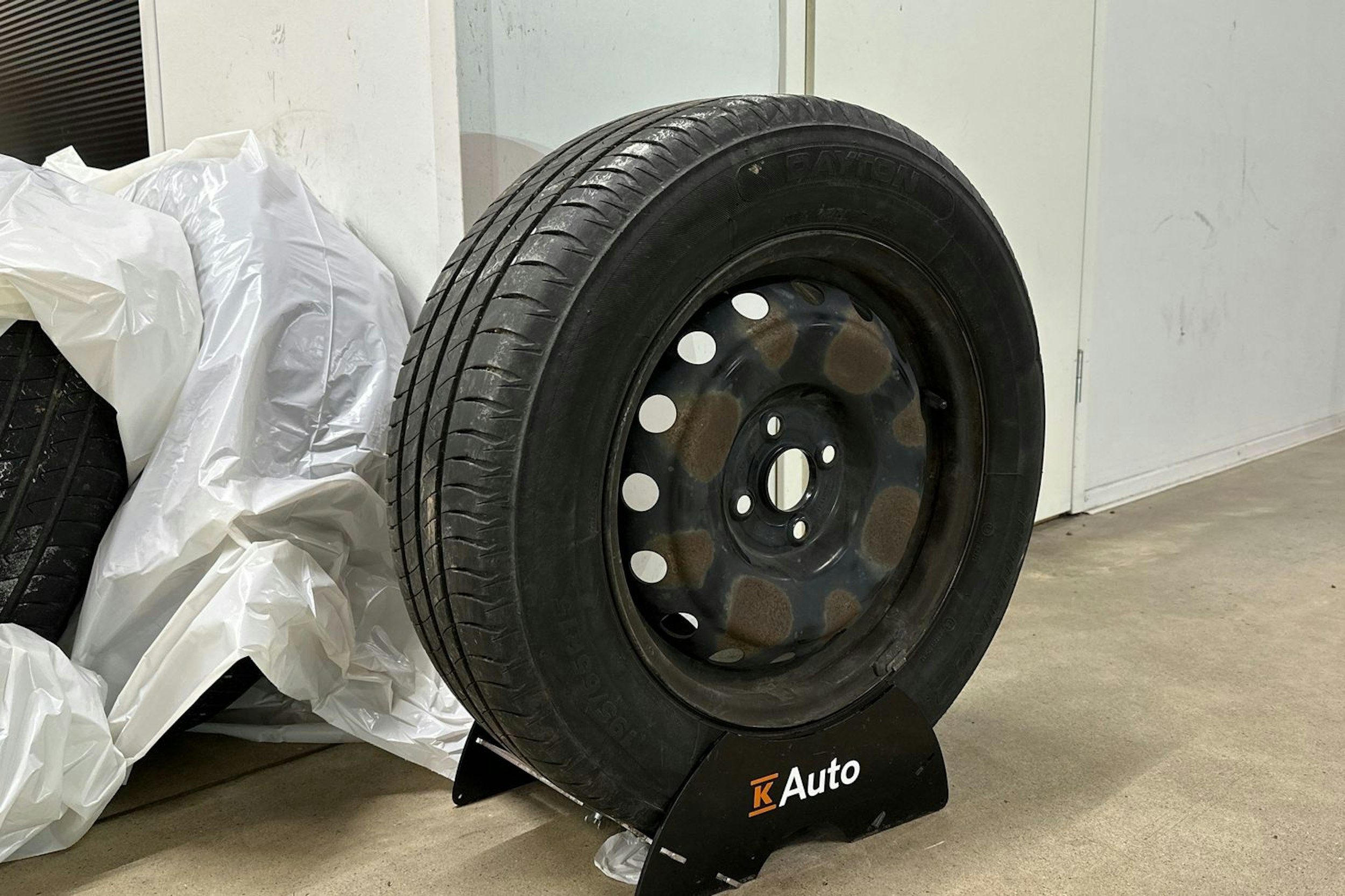 oranssi Hyundai i20 5d 2016 kuva 13.