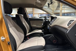 oranssi Hyundai i20 5d 2016 kuva 14.