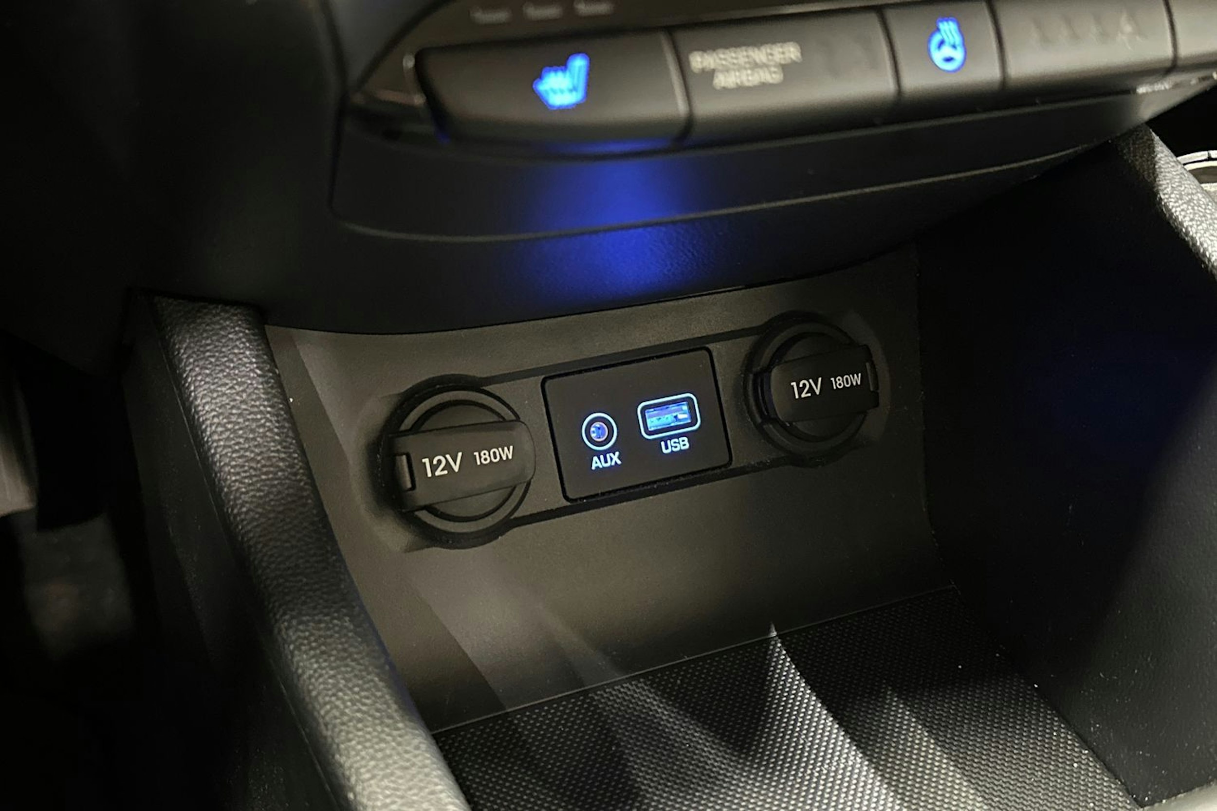 oranssi Hyundai i20 5d 2016 kuva 17.