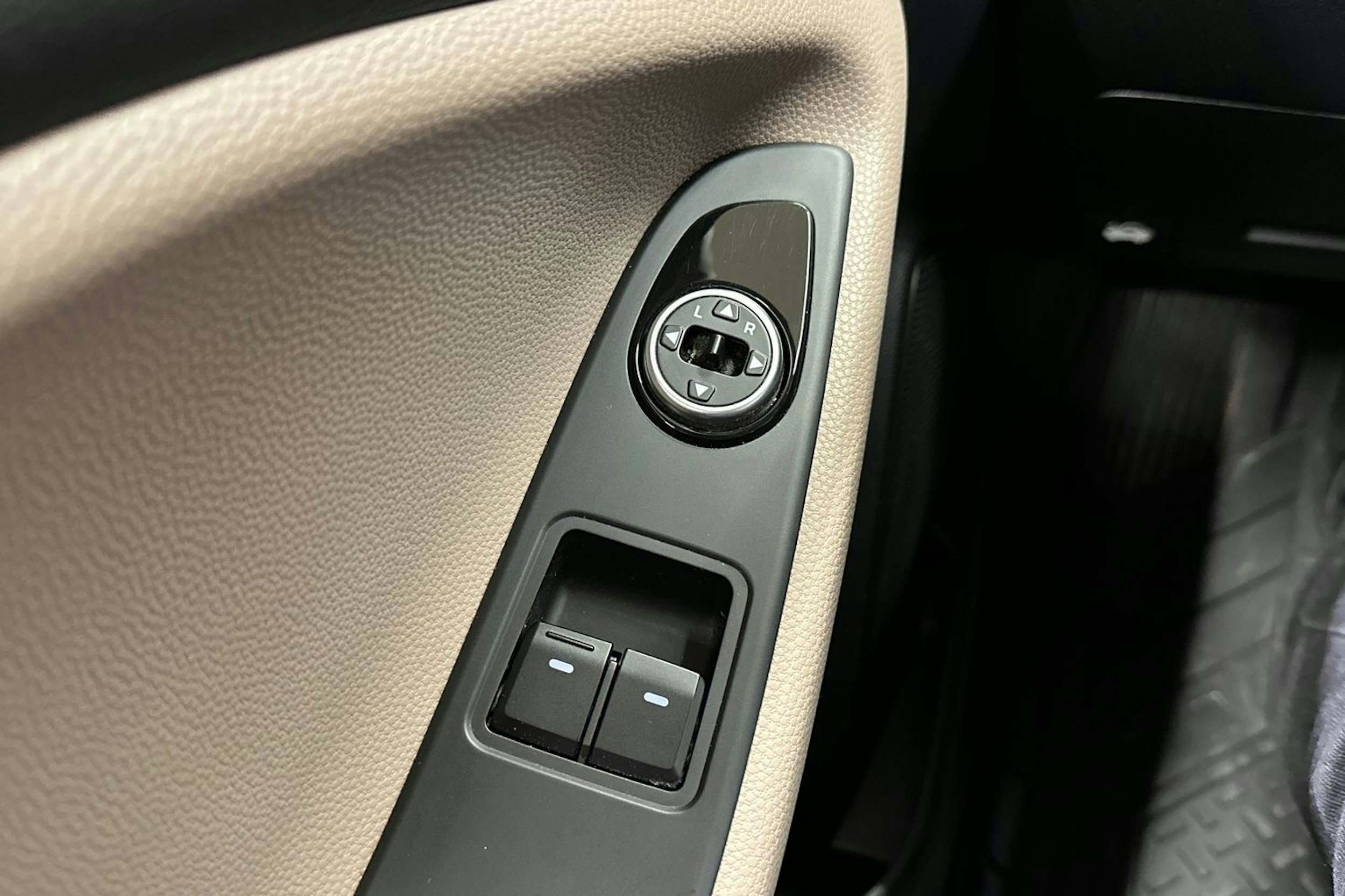 oranssi Hyundai i20 5d 2016 kuva 20.