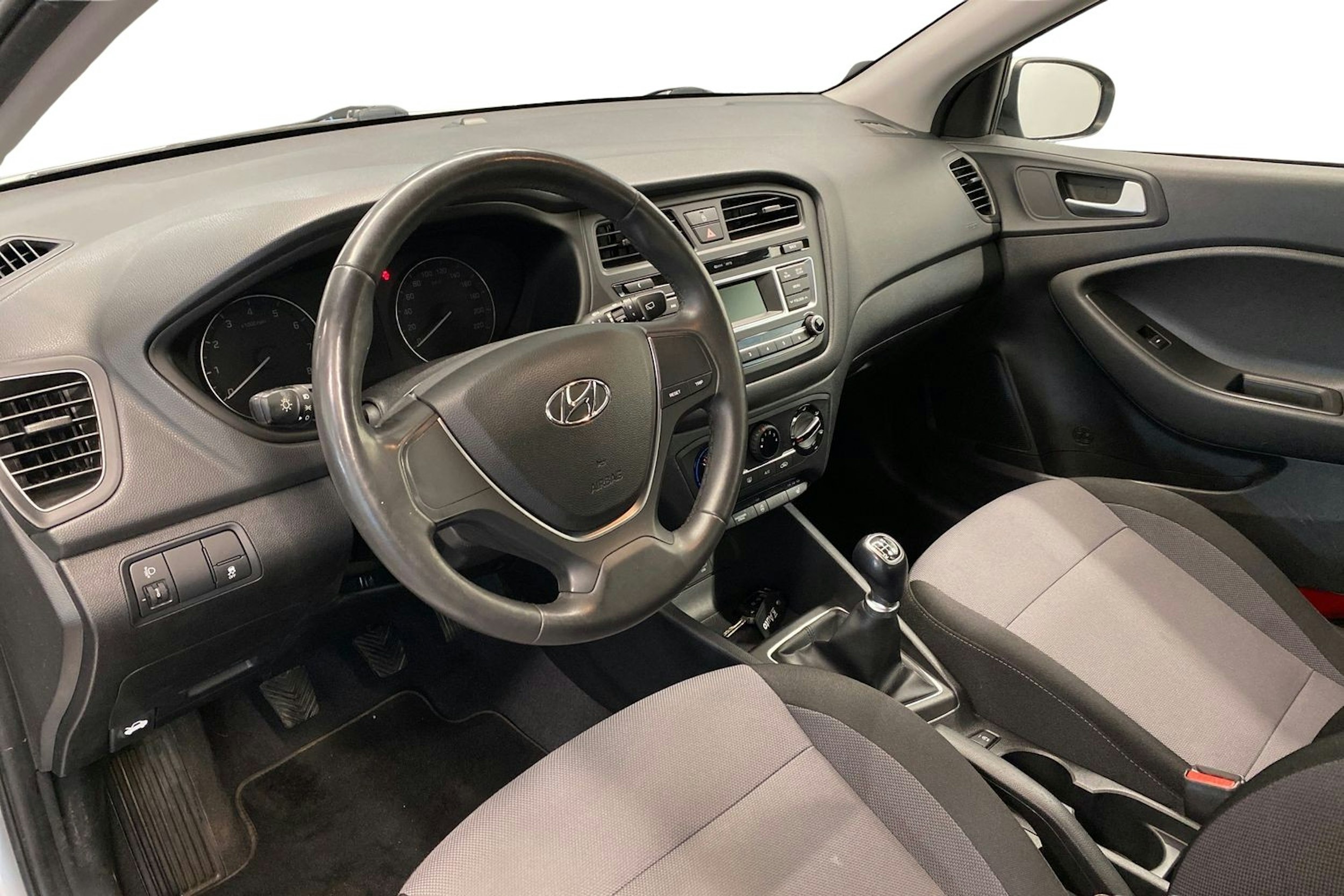 hopea Hyundai i20 5d 2017 kuva 7.