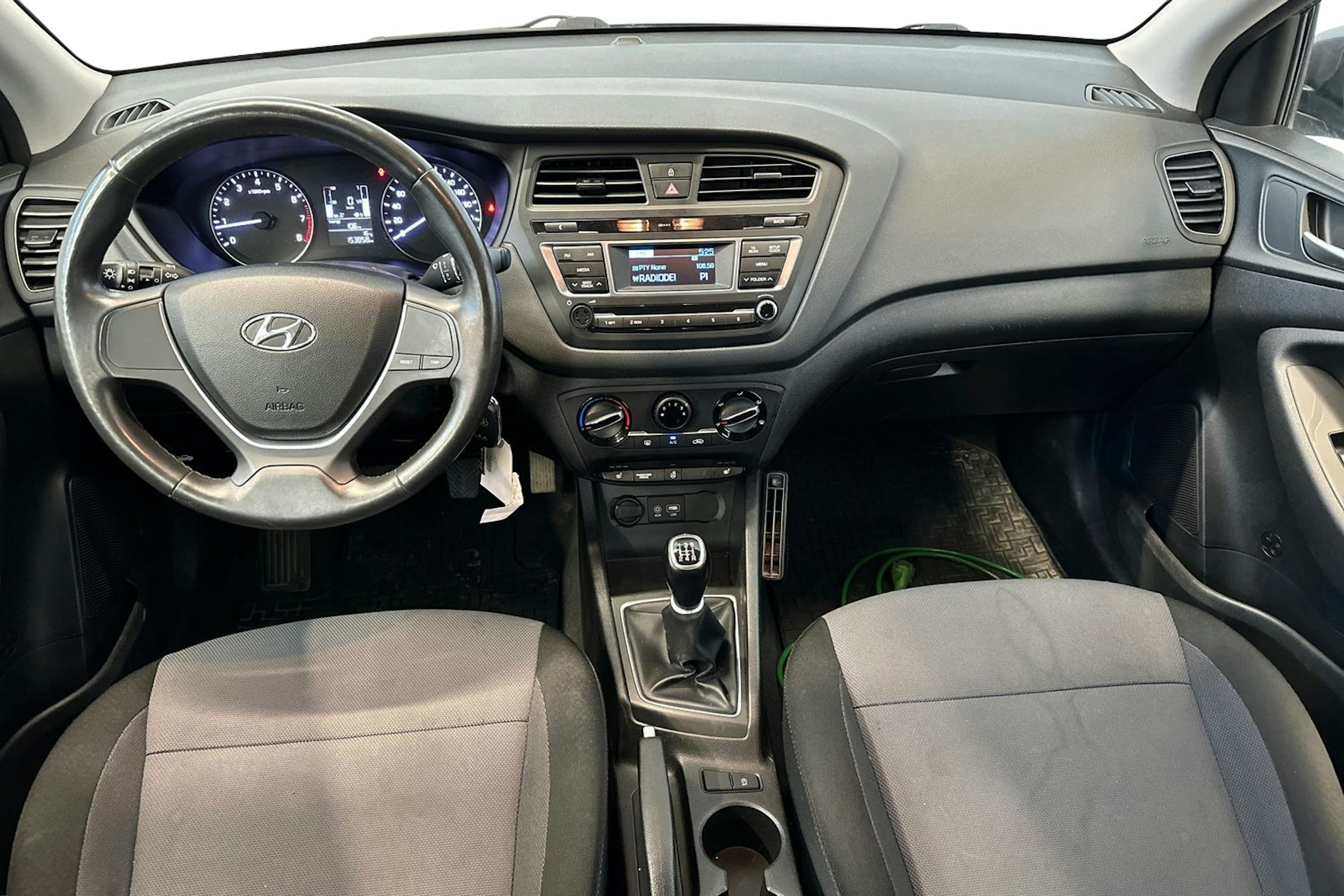 harmaa Hyundai i20 2017 kuva 9.