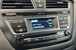 harmaa Hyundai i20 2017 kuva 15.