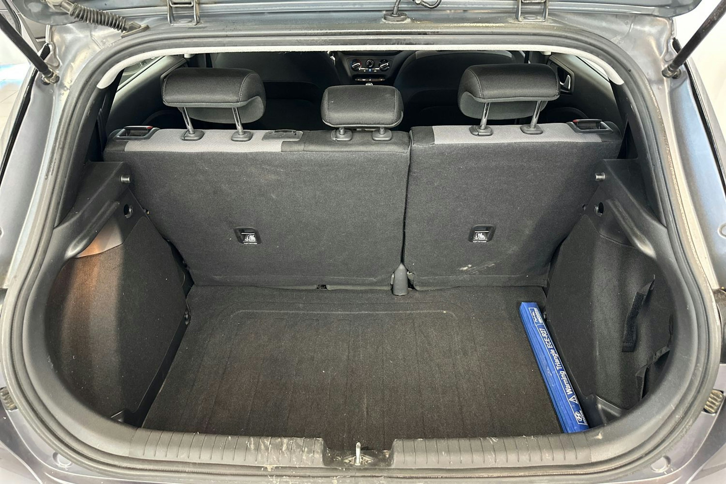 harmaa Hyundai i20 2017 kuva 20.