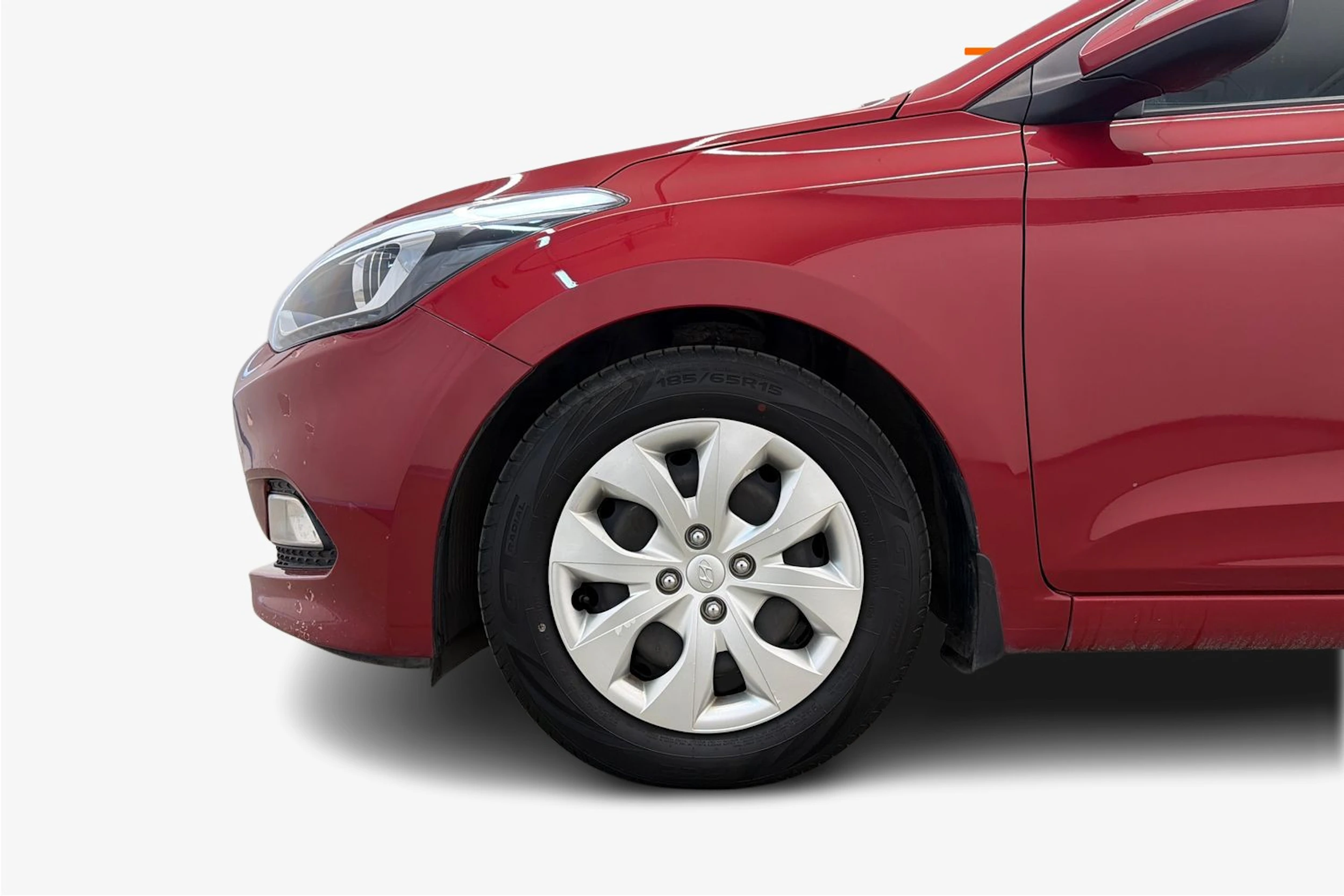 Punainen Hyundai i20 5d 2017 kuva 9.