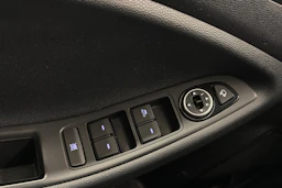 Punainen Hyundai i20 5d 2017 kuva 14.