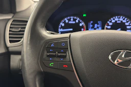 Punainen Hyundai i20 5d 2017 kuva 16.