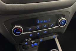 Punainen Hyundai i20 5d 2017 kuva 19.