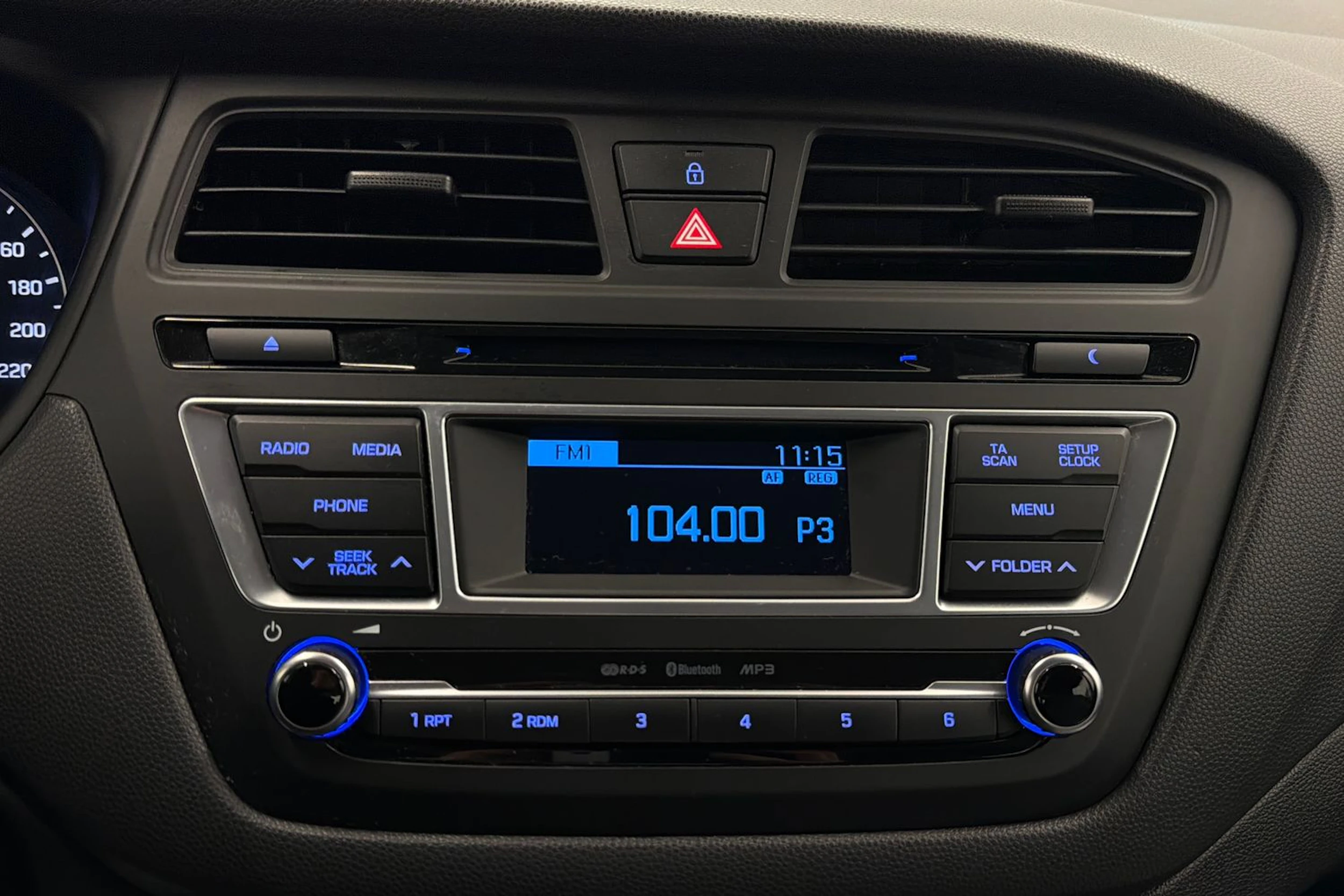 Punainen Hyundai i20 5d 2017 kuva 20.