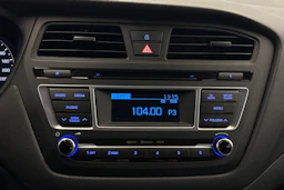Punainen Hyundai i20 5d 2017 kuva 20.