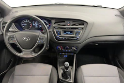 valkoinen Hyundai i20 5d 2018 kuva 9.