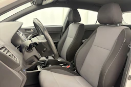 valkoinen Hyundai i20 5d 2018 kuva 16.