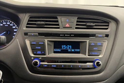 valkoinen Hyundai i20 5d 2018 kuva 20.