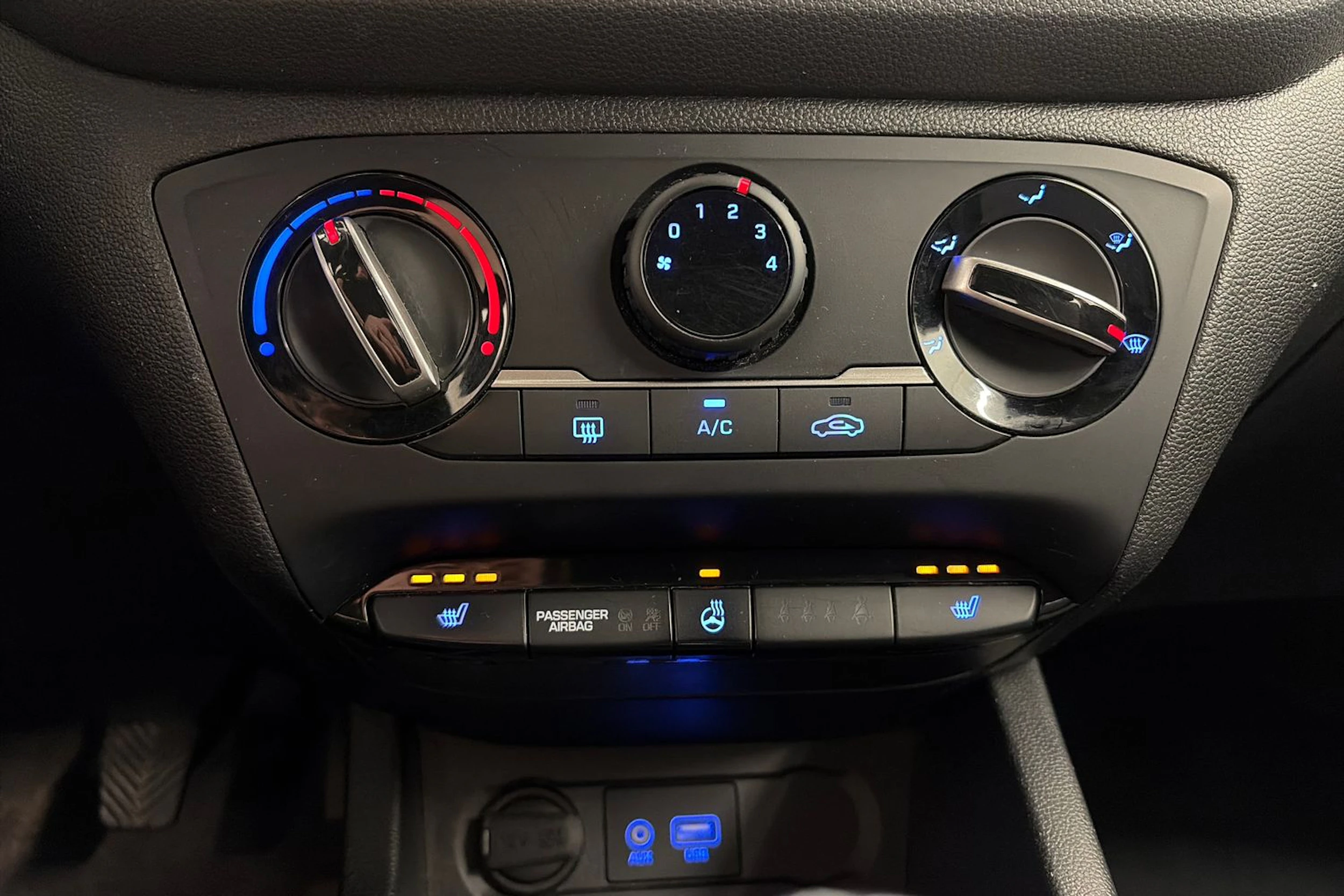 valkoinen Hyundai i20 5d 2018 kuva 21.