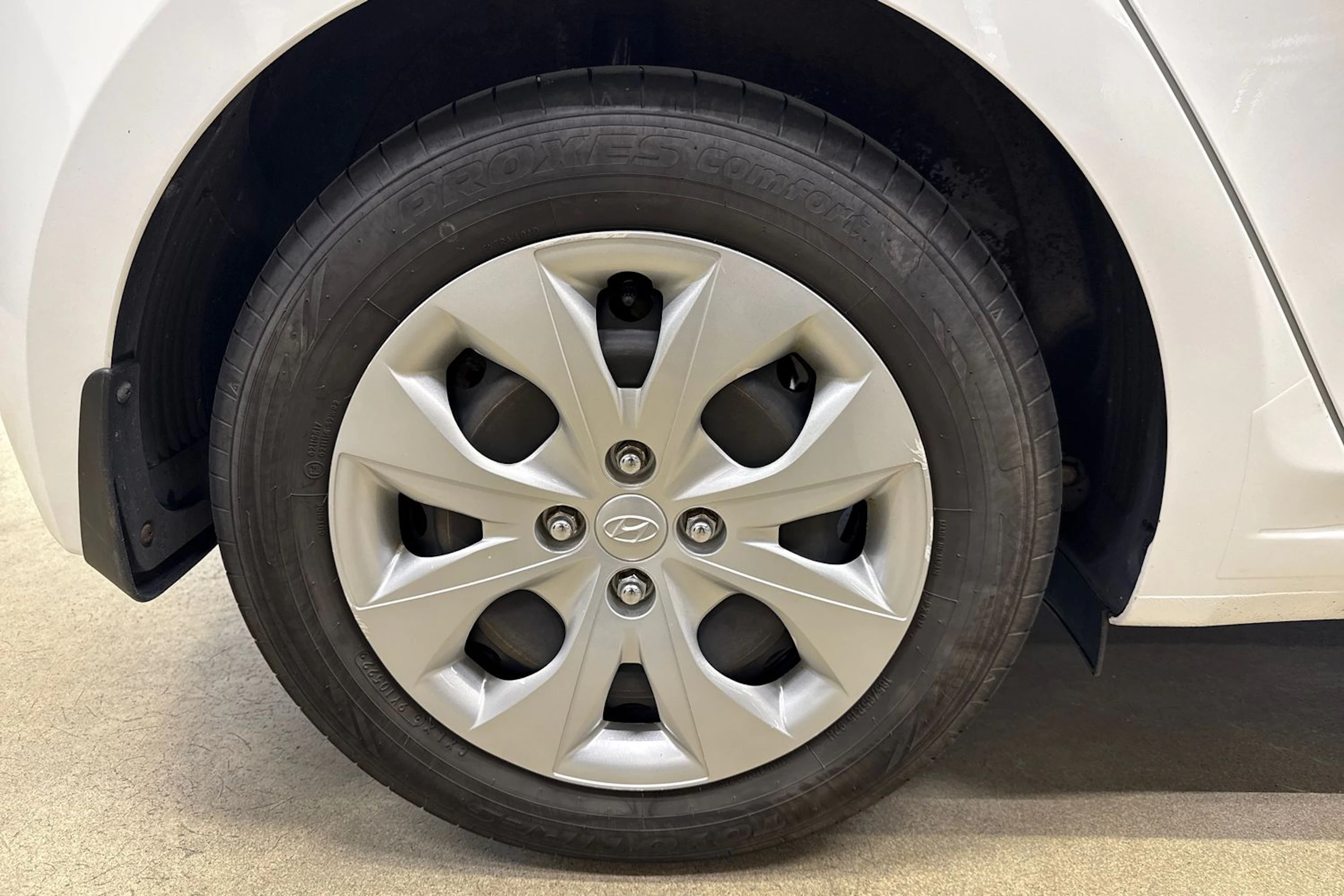 valkoinen Hyundai i20 5d 2018 kuva 10.