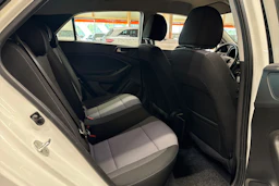 valkoinen Hyundai i20 5d 2018 kuva 12.