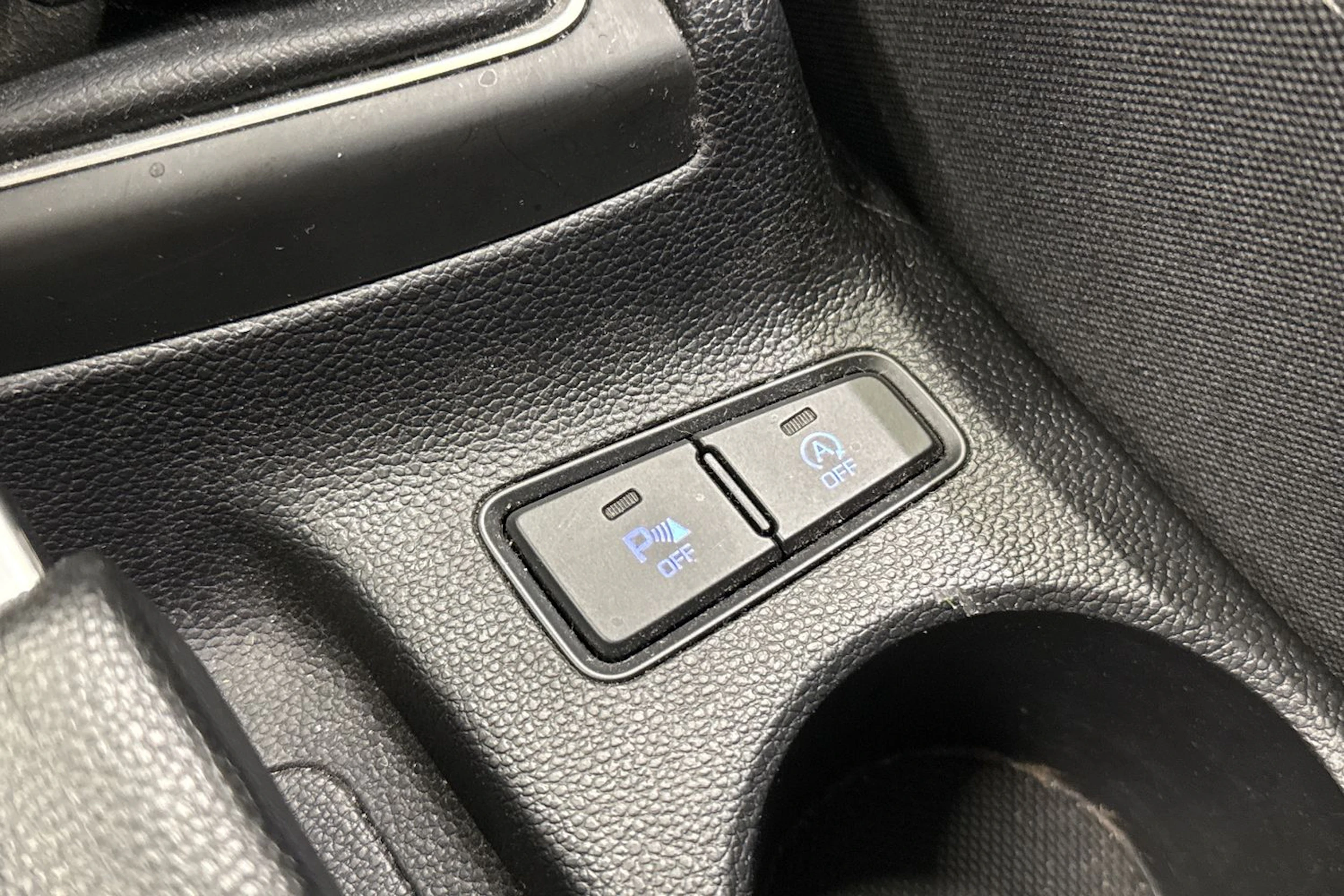 valkoinen Hyundai i20 5d 2018 kuva 18.