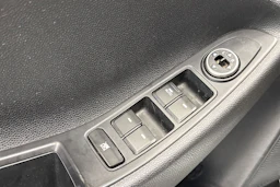valkoinen Hyundai i20 5d 2018 kuva 20.