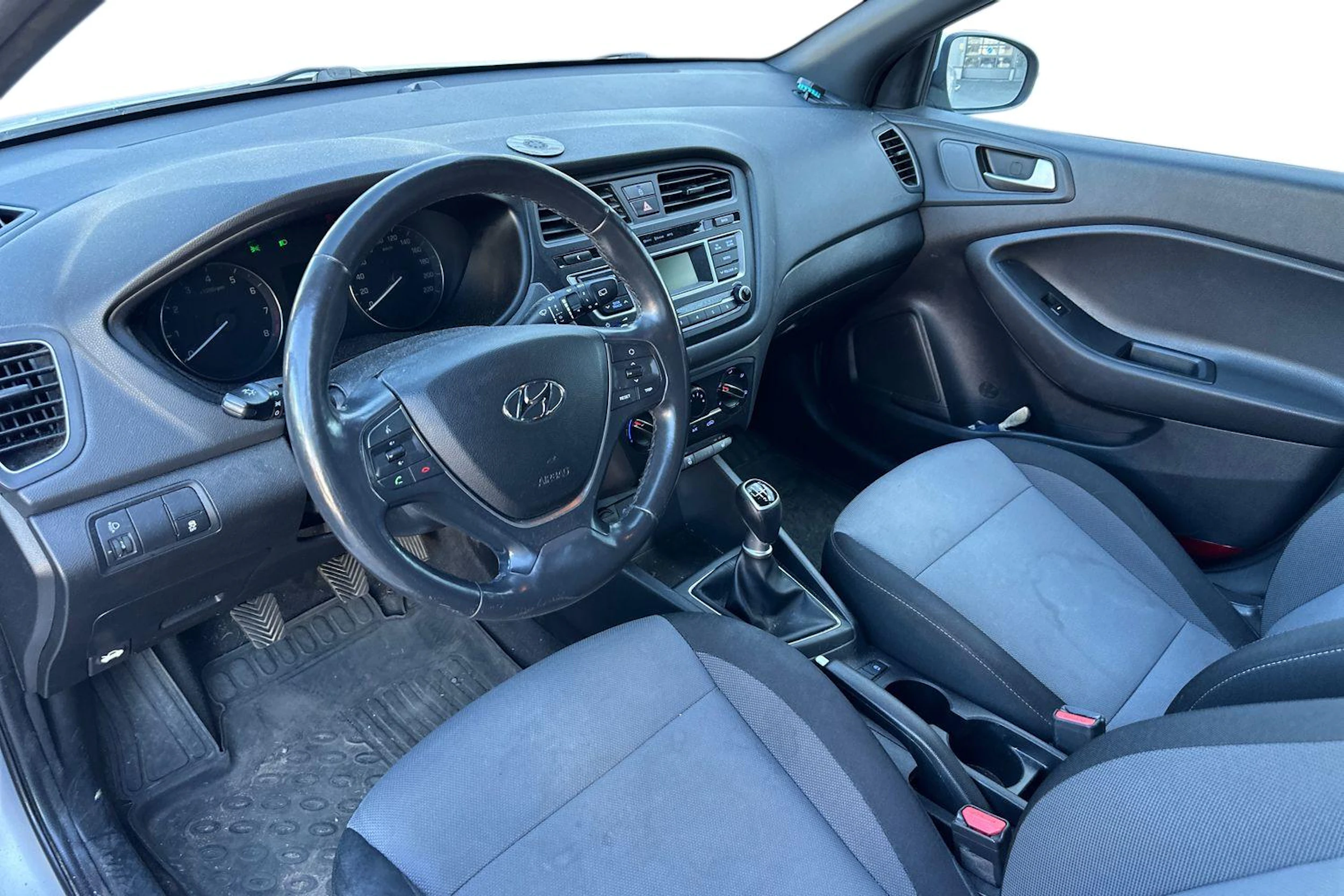 hopea Hyundai i20 5d 2018 kuva 3.