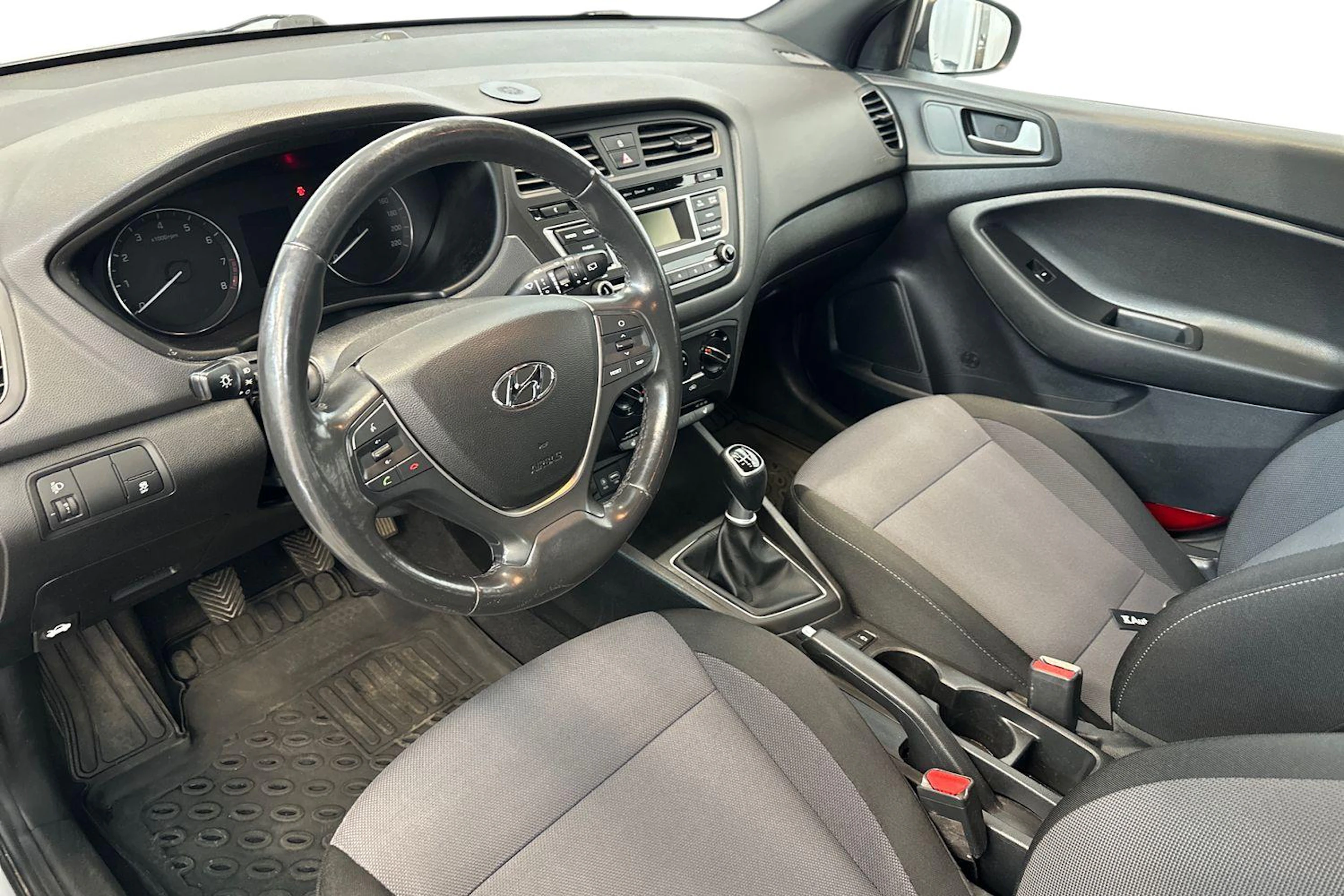 hopea Hyundai i20 5d 2018 kuva 6.