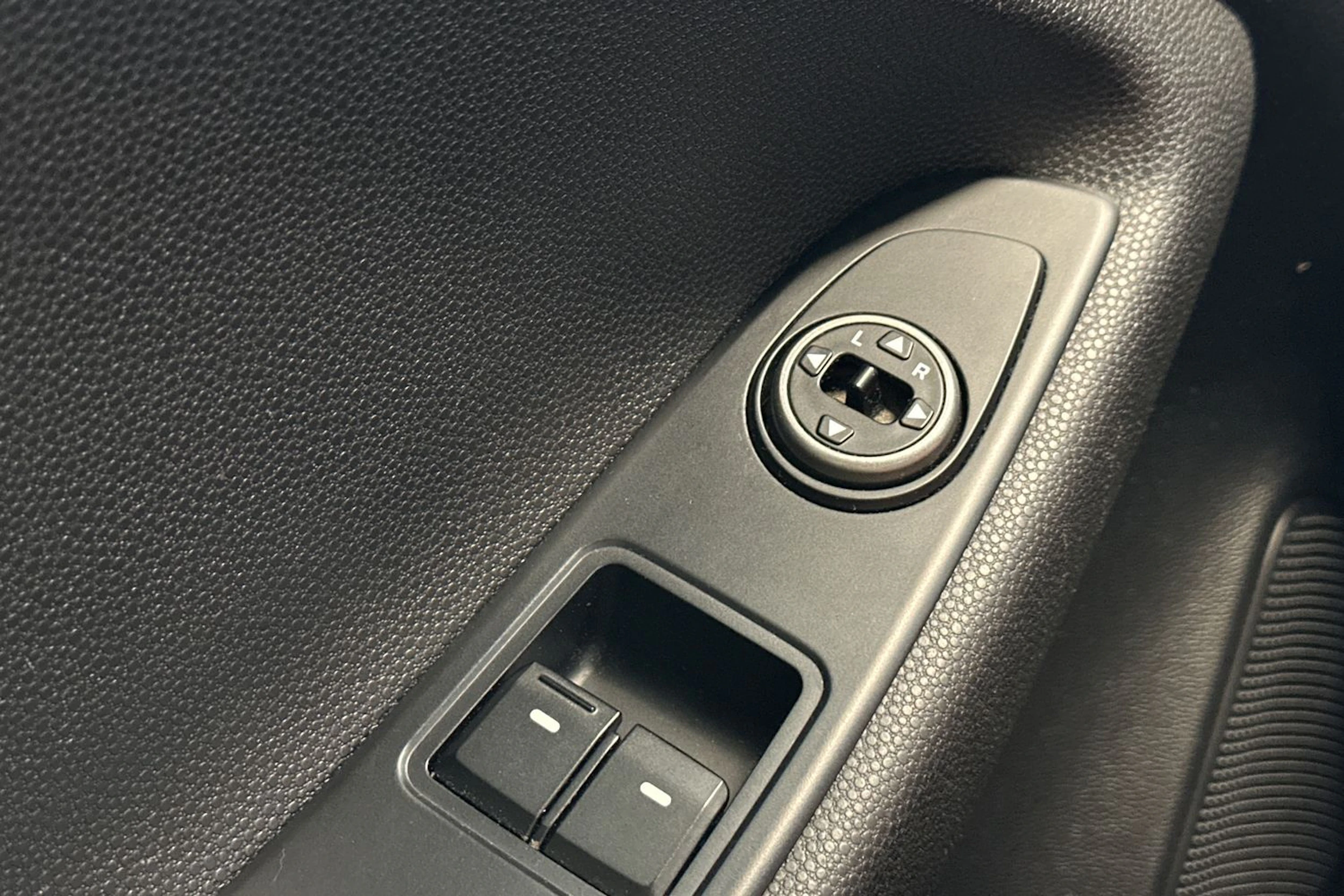hopea Hyundai i20 5d 2018 kuva 18.