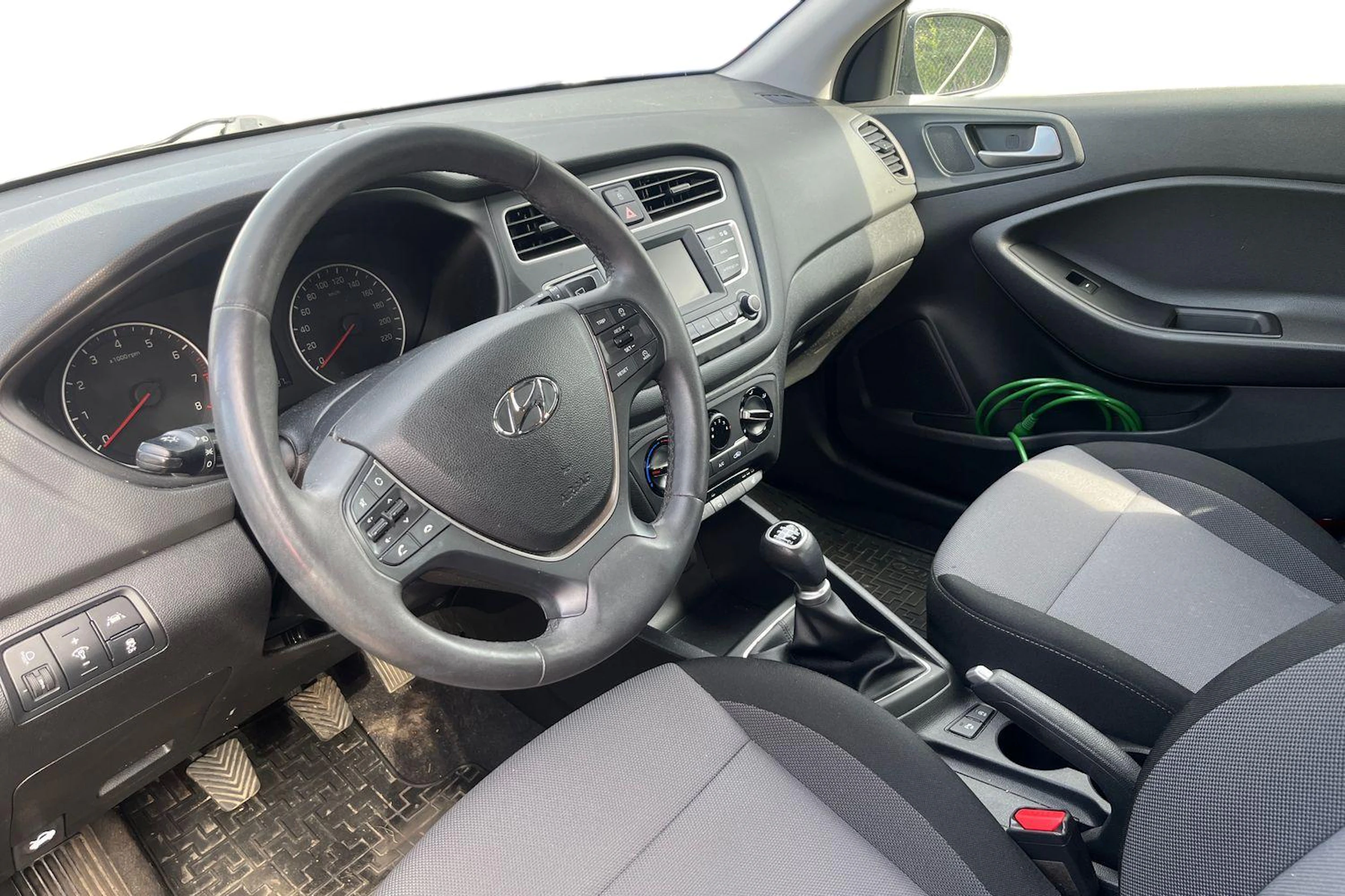 musta Hyundai i20 Hatchback 2019 kuva 3.