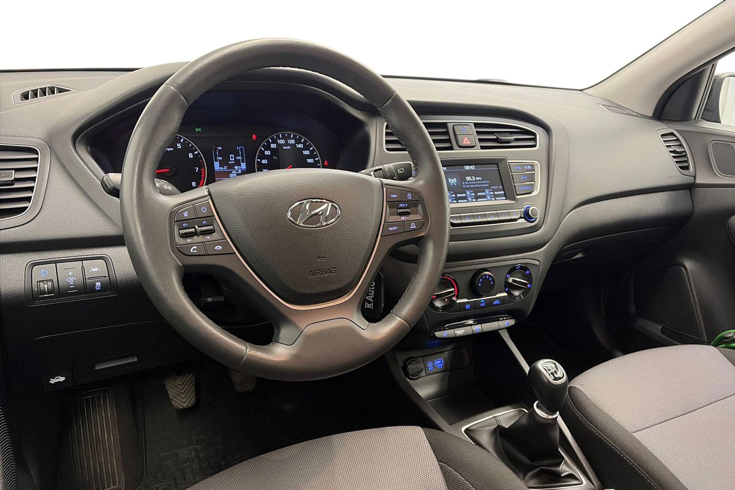 musta Hyundai i20 Hatchback 2018 kuva 6.