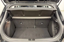 musta Hyundai i20 Hatchback 2018 kuva 11.