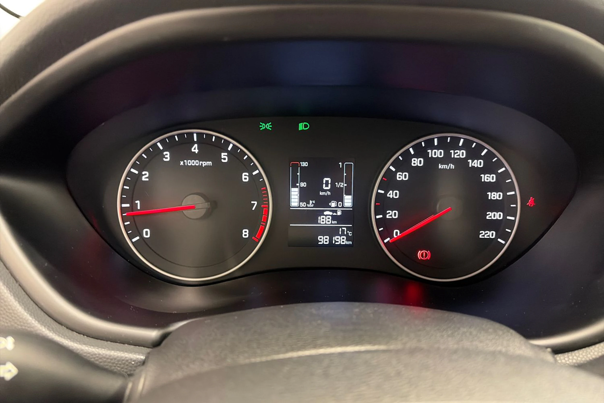 musta Hyundai i20 Hatchback 2018 kuva 13.