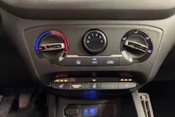 musta Hyundai i20 Hatchback 2018 kuva 17.