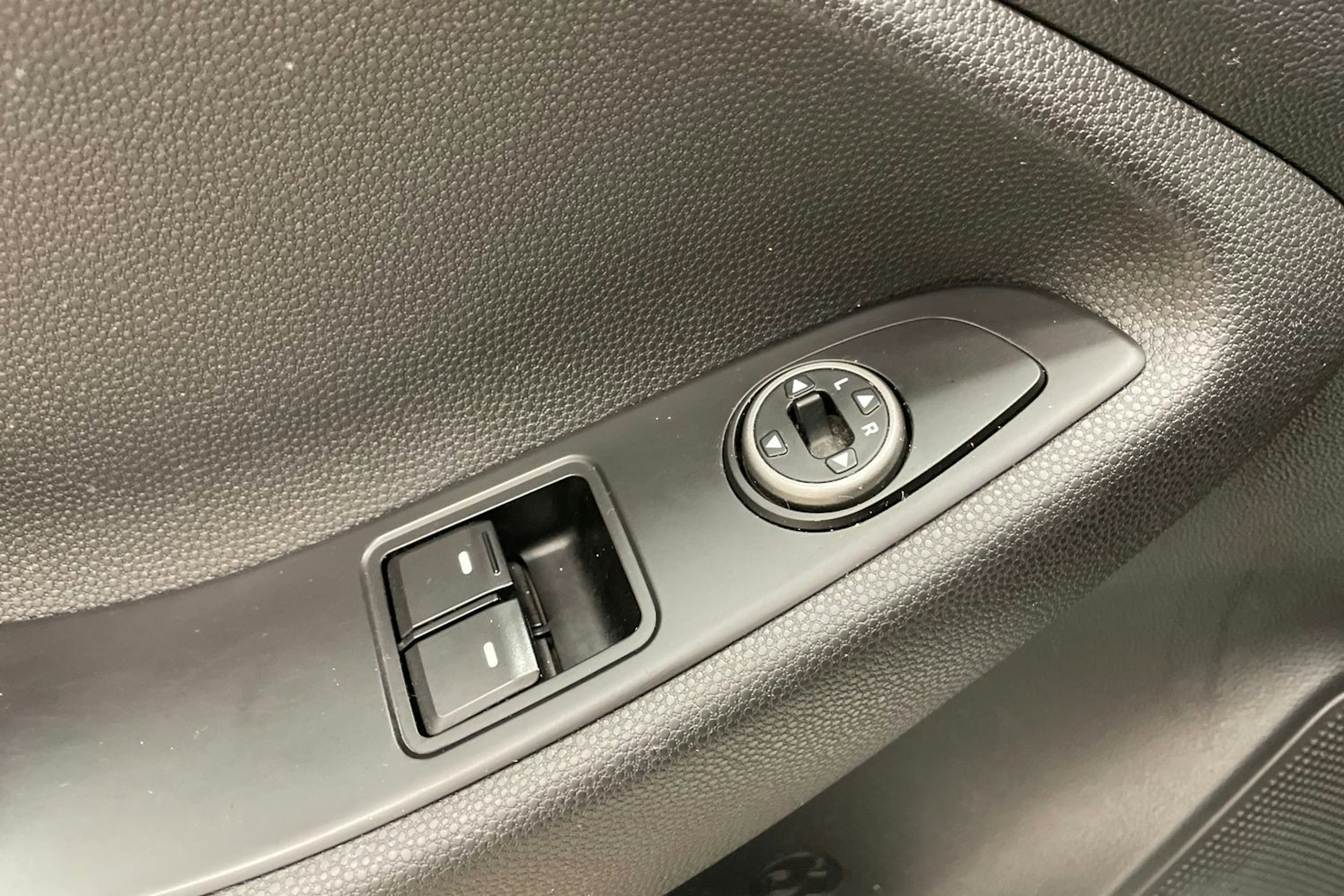 valkoinen Hyundai i20 Hatchback 2019 kuva 19.