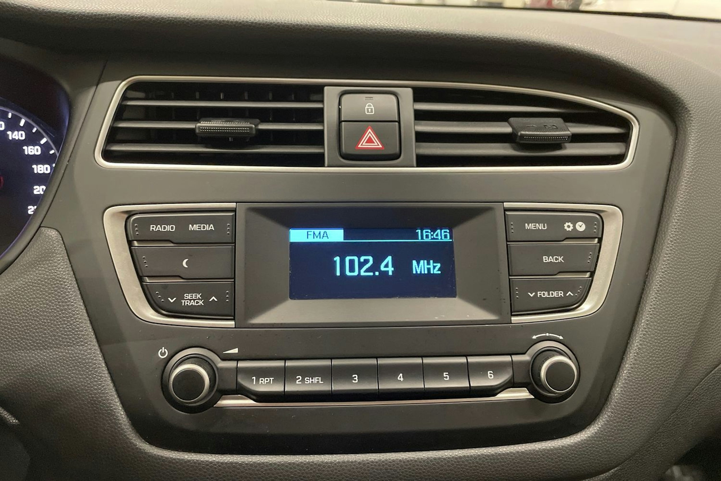 valkoinen Hyundai i20 Hatchback 2019 kuva 24.