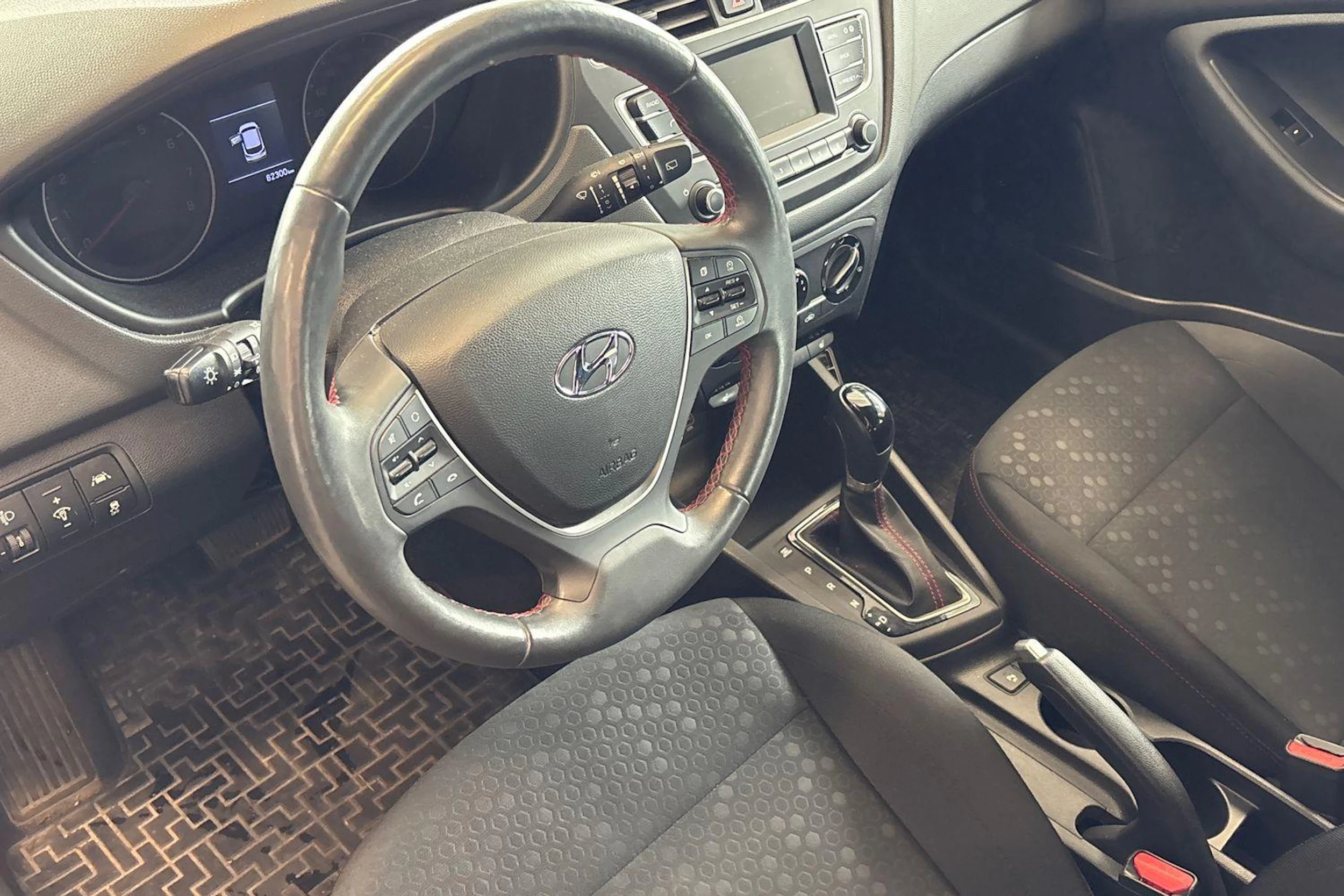 musta Hyundai i20 Hatchback 2019 kuva 3.