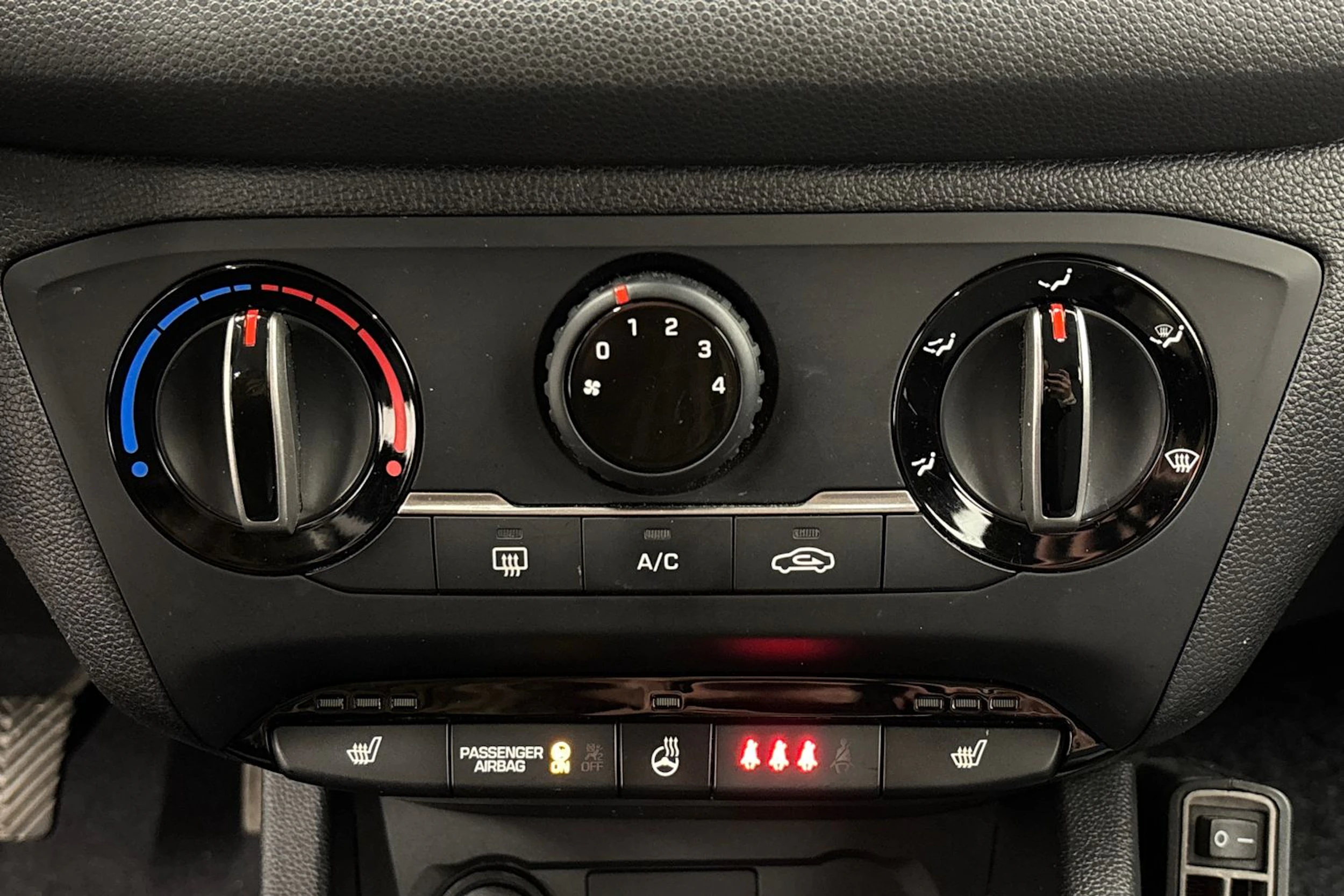 punainen Hyundai i20 Hatchback 2020 kuva 21.