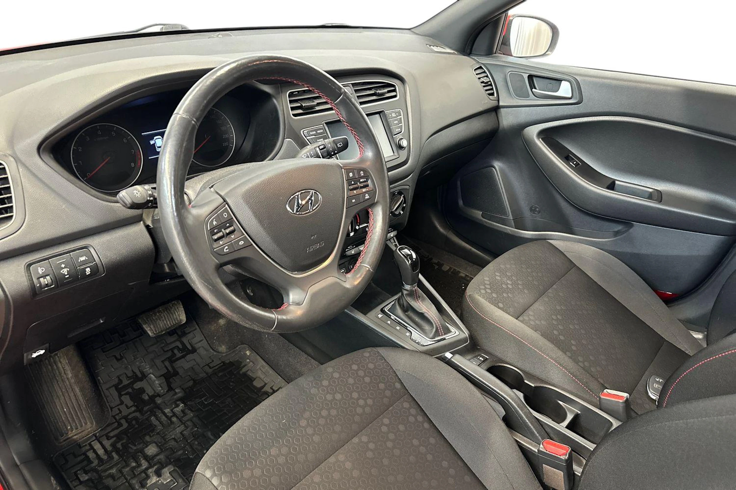 punainen Hyundai i20 Hatchback 2019 kuva 6.