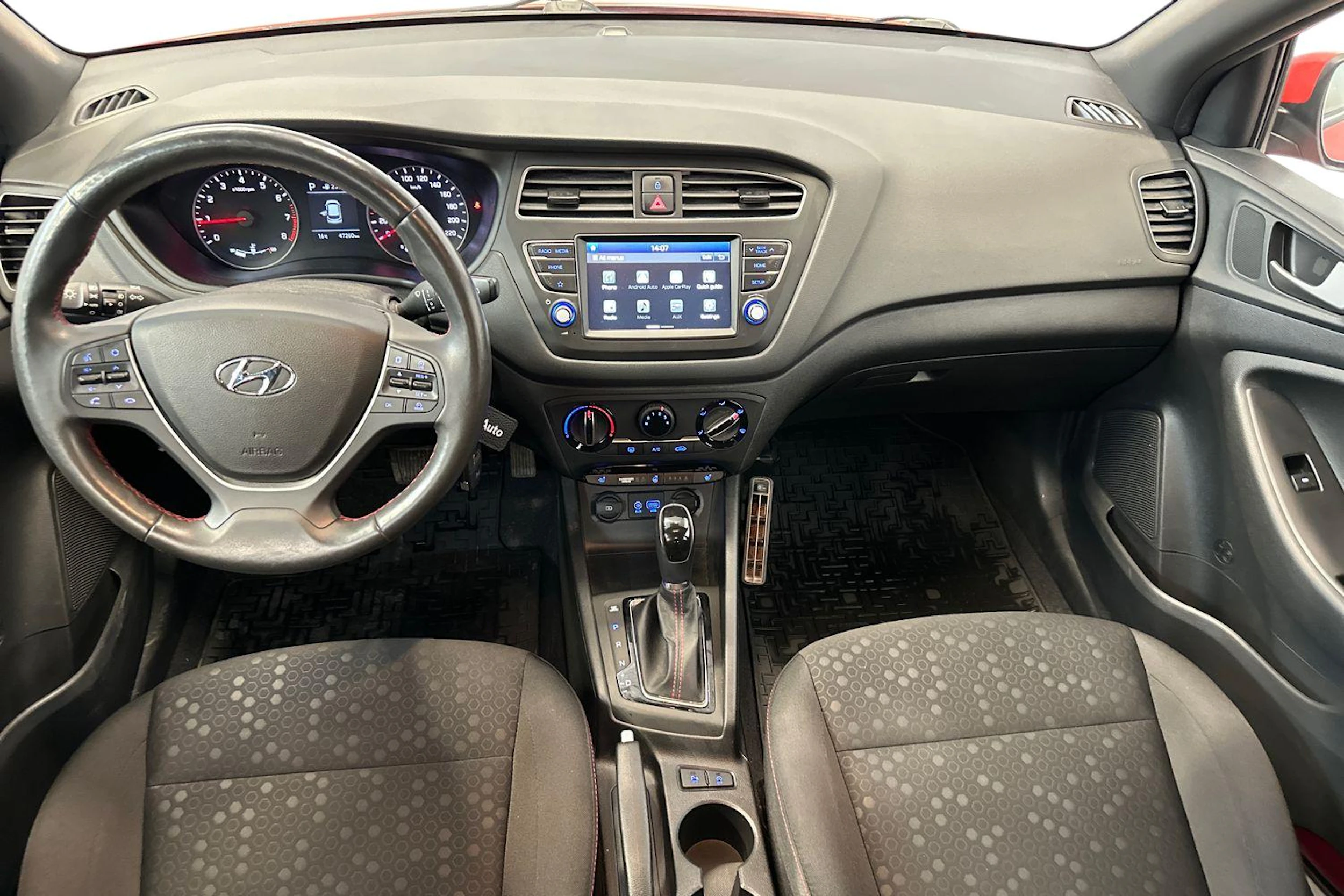 punainen Hyundai i20 Hatchback 2019 kuva 7.
