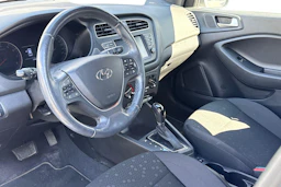 valkoinen Hyundai i20 Hatchback 2019 kuva 3.