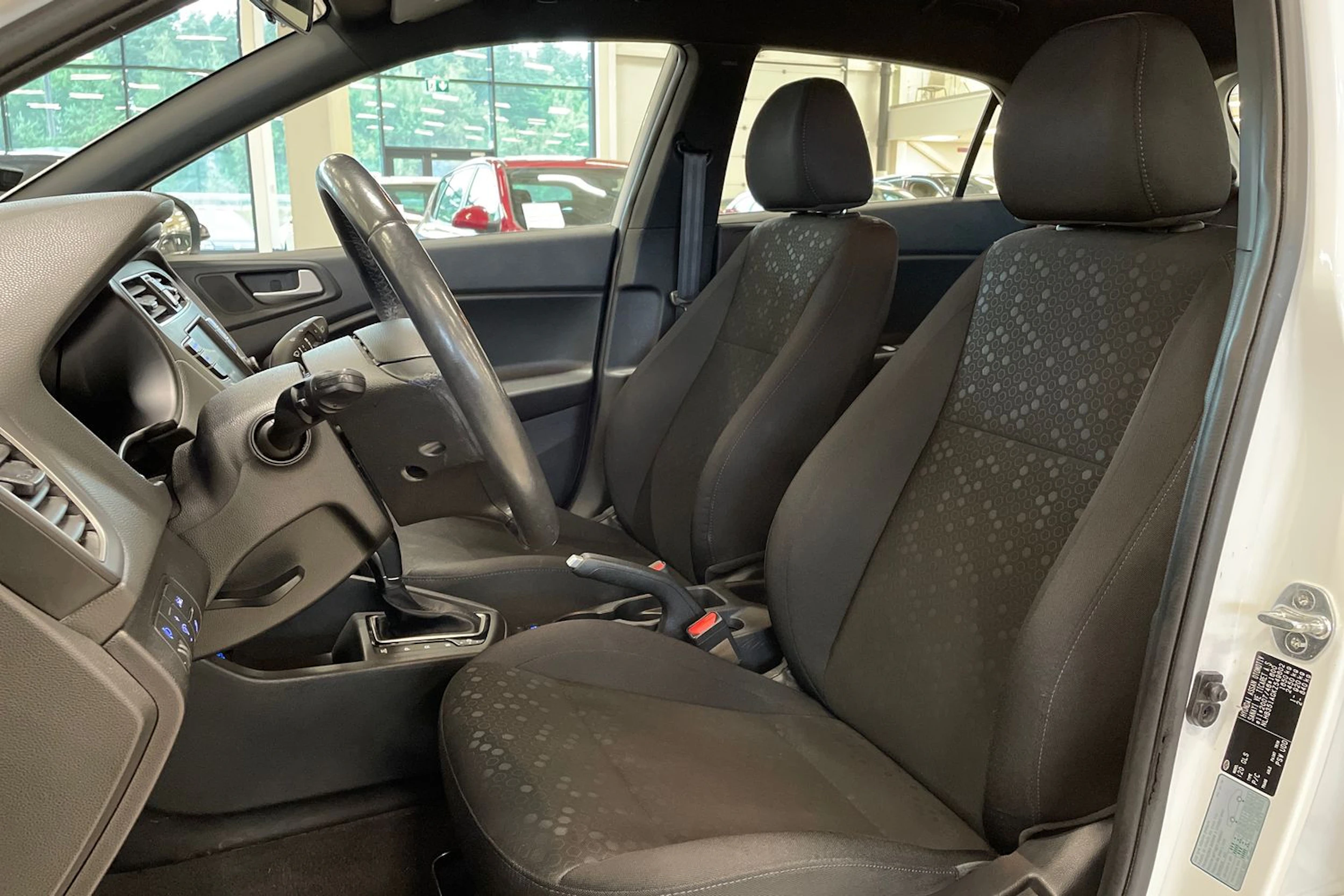valkoinen Hyundai i20 Hatchback 2019 kuva 11.