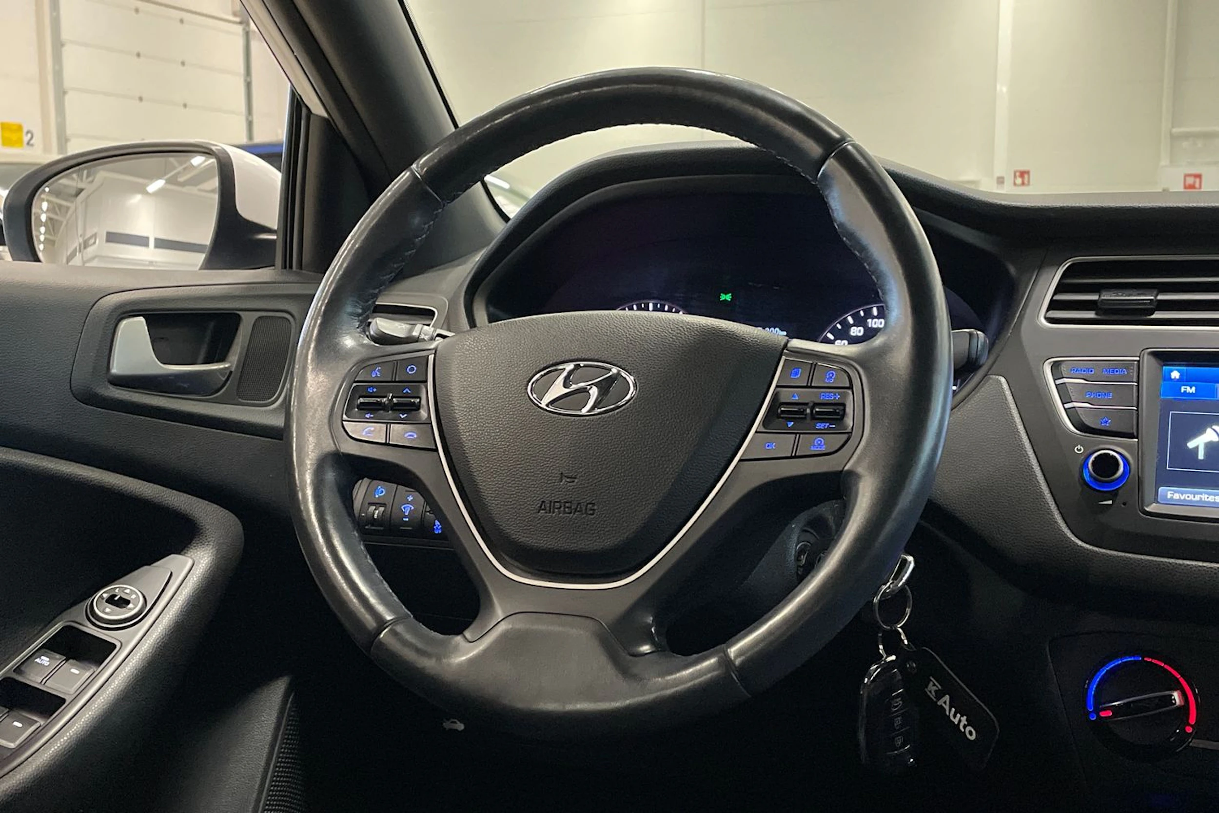 valkoinen Hyundai i20 Hatchback 2019 kuva 12.