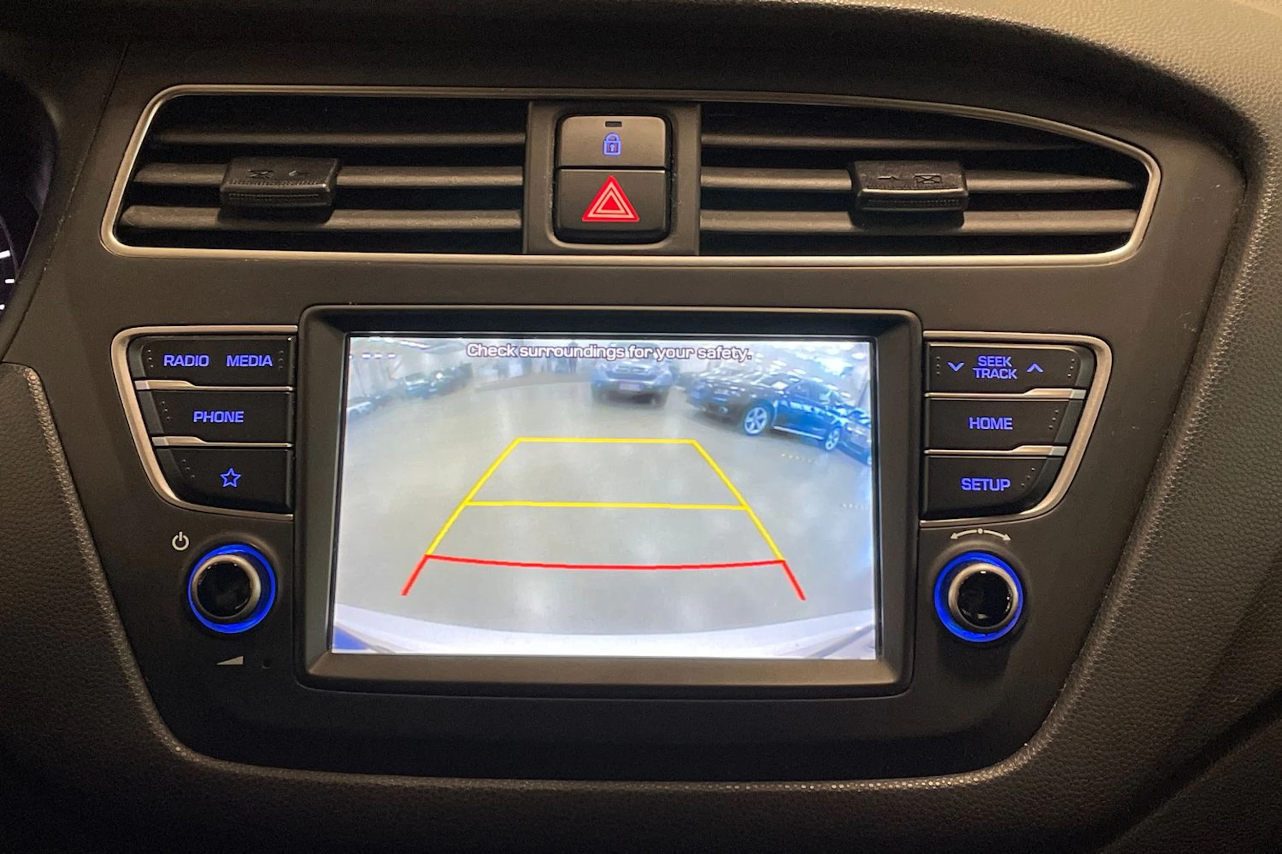 valkoinen Hyundai i20 Hatchback 2019 kuva 19.