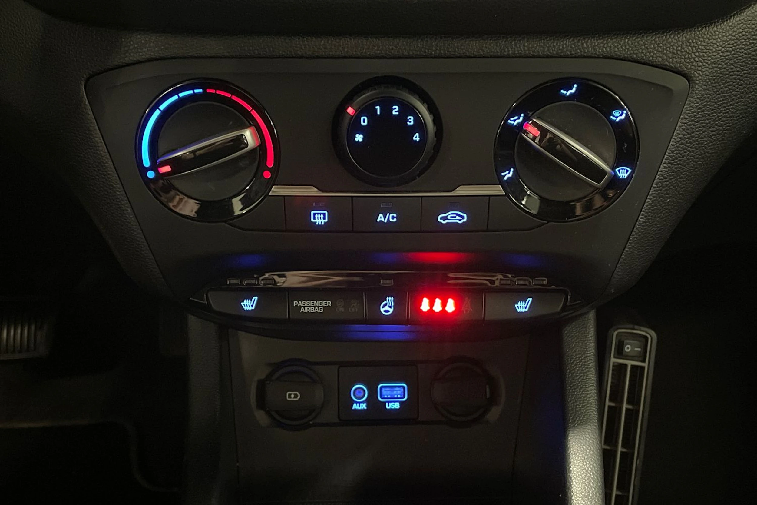 valkoinen Hyundai i20 Hatchback 2019 kuva 20.