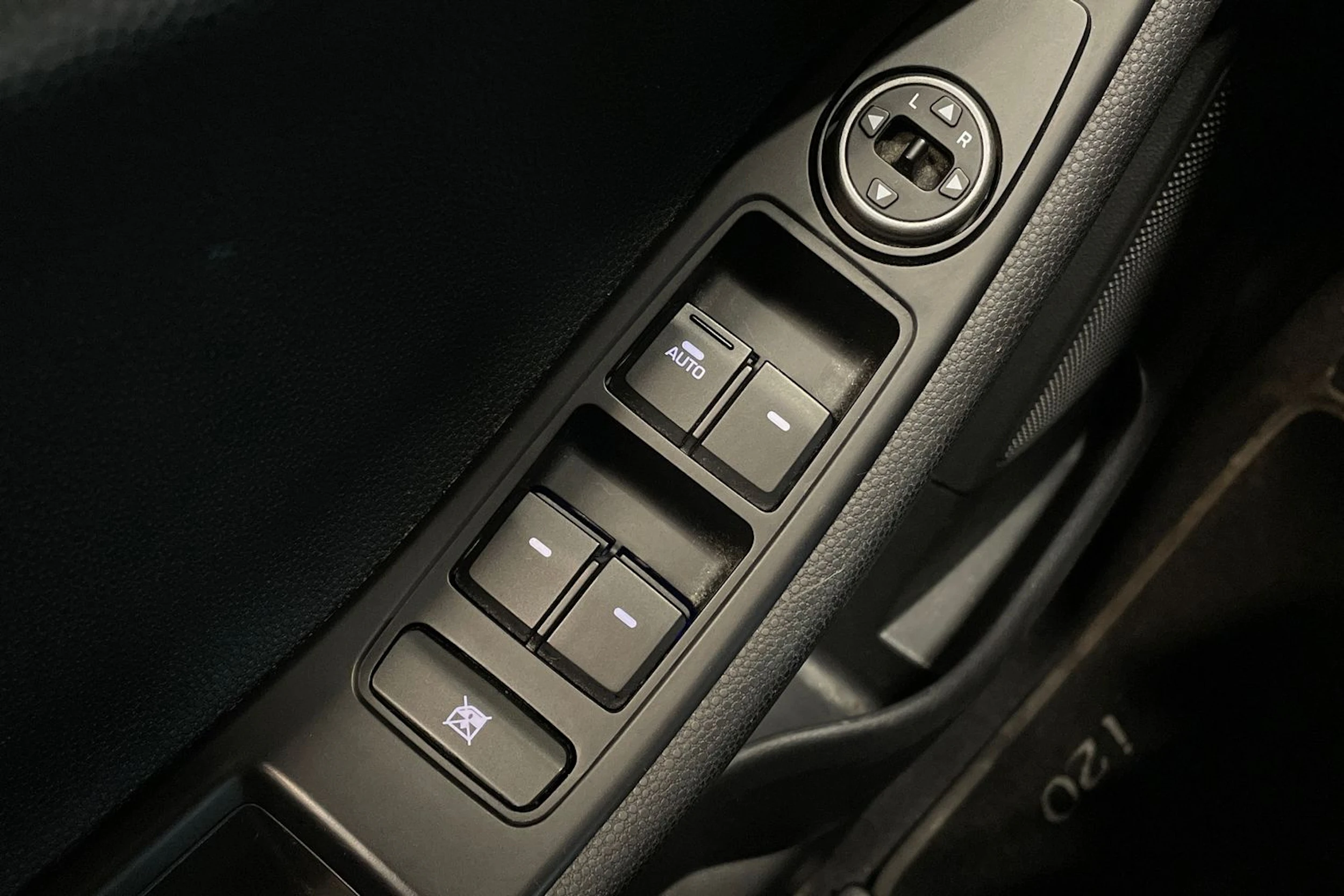 valkoinen Hyundai i20 Hatchback 2019 kuva 22.