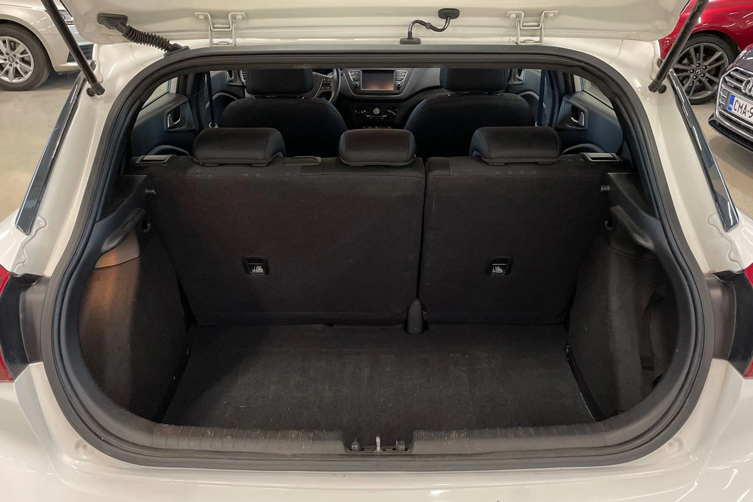 valkoinen Hyundai i20 Hatchback 2019 kuva 24.