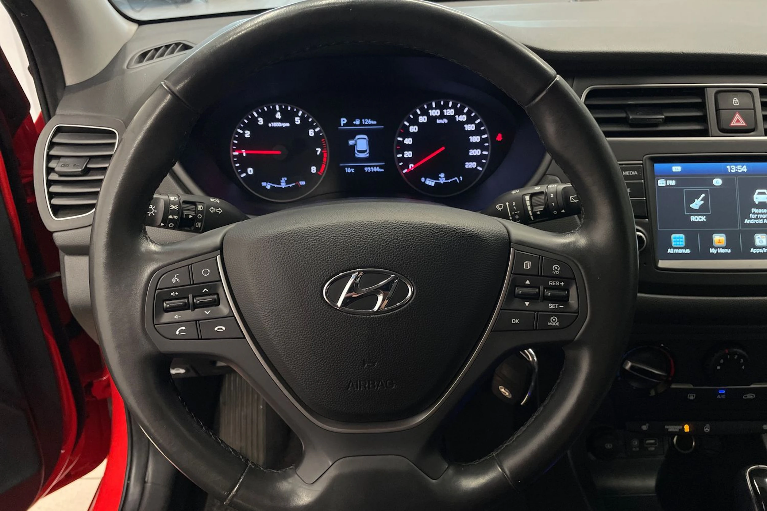 Punainen Hyundai i20 Hatchback 2020 kuva 12.