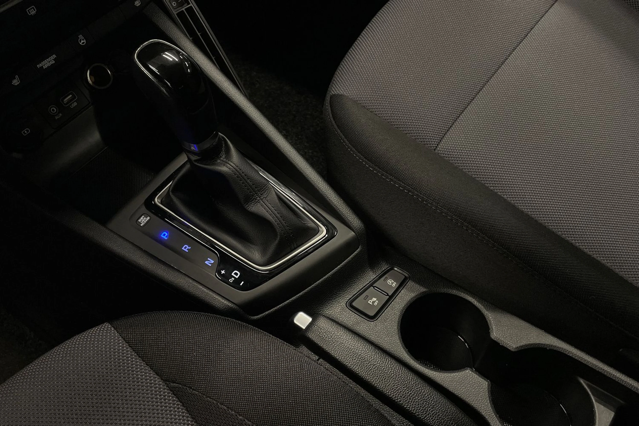 Punainen Hyundai i20 Hatchback 2020 kuva 16.