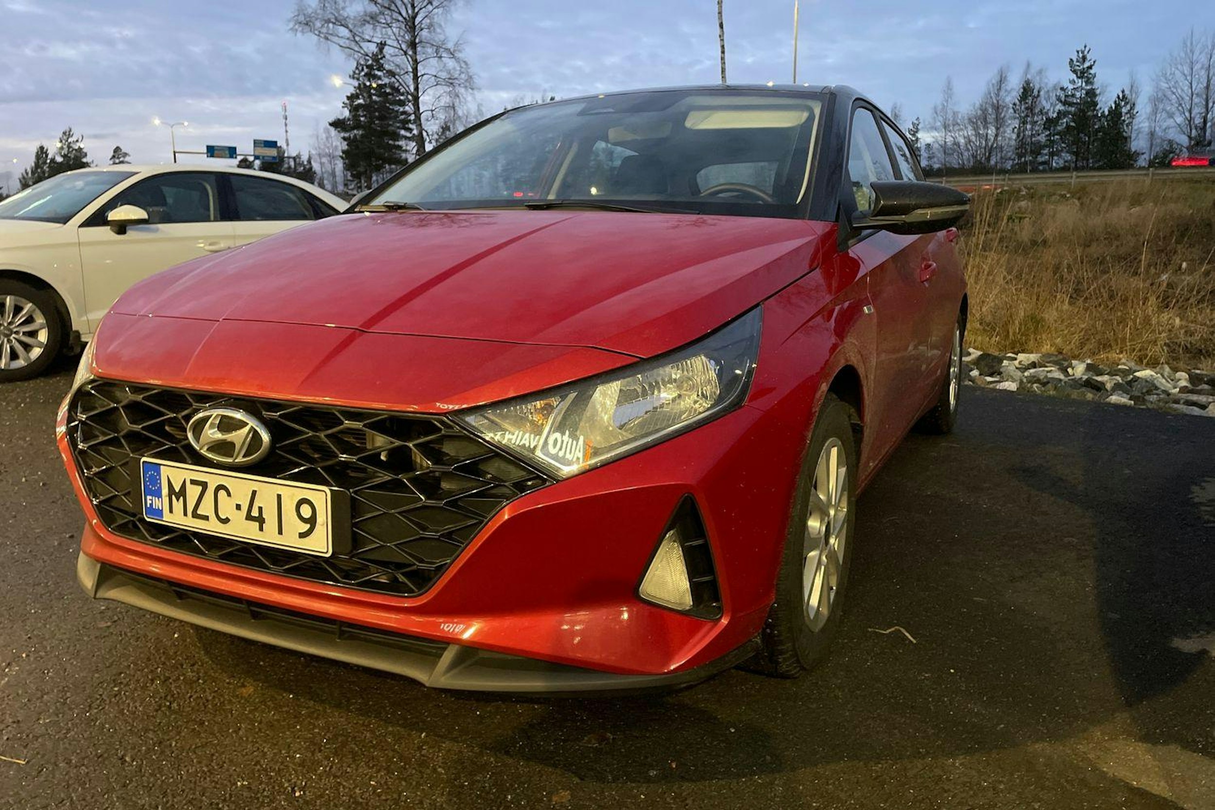 punainen Hyundai i20 Hatchback 2021 kuva 3.